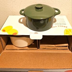 Mini round ceramic cocotte set NWT